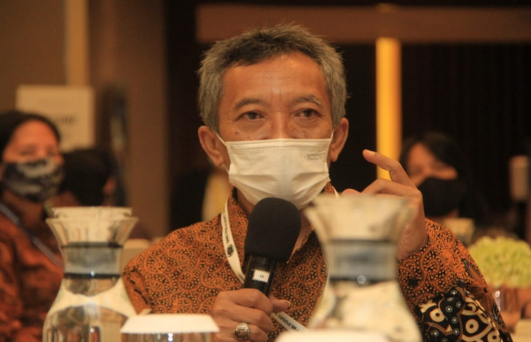 Gubernur Enembe dan Sekum KONI Kenius Kogoya Diberi Penghargaan Inisiator Olahraga Indonesia 2022